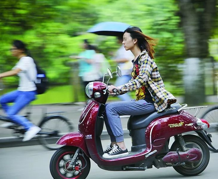 电瓶车新规变革，自信与成就感的励志之旅开启