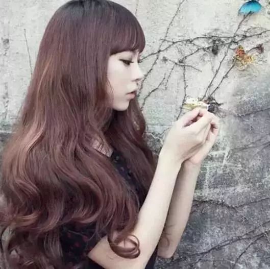 最新女长发发型图片，时尚潮流的多样展现