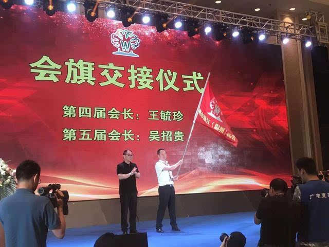 吴启贵，自然美景探索之旅的心灵洗礼与重生体验